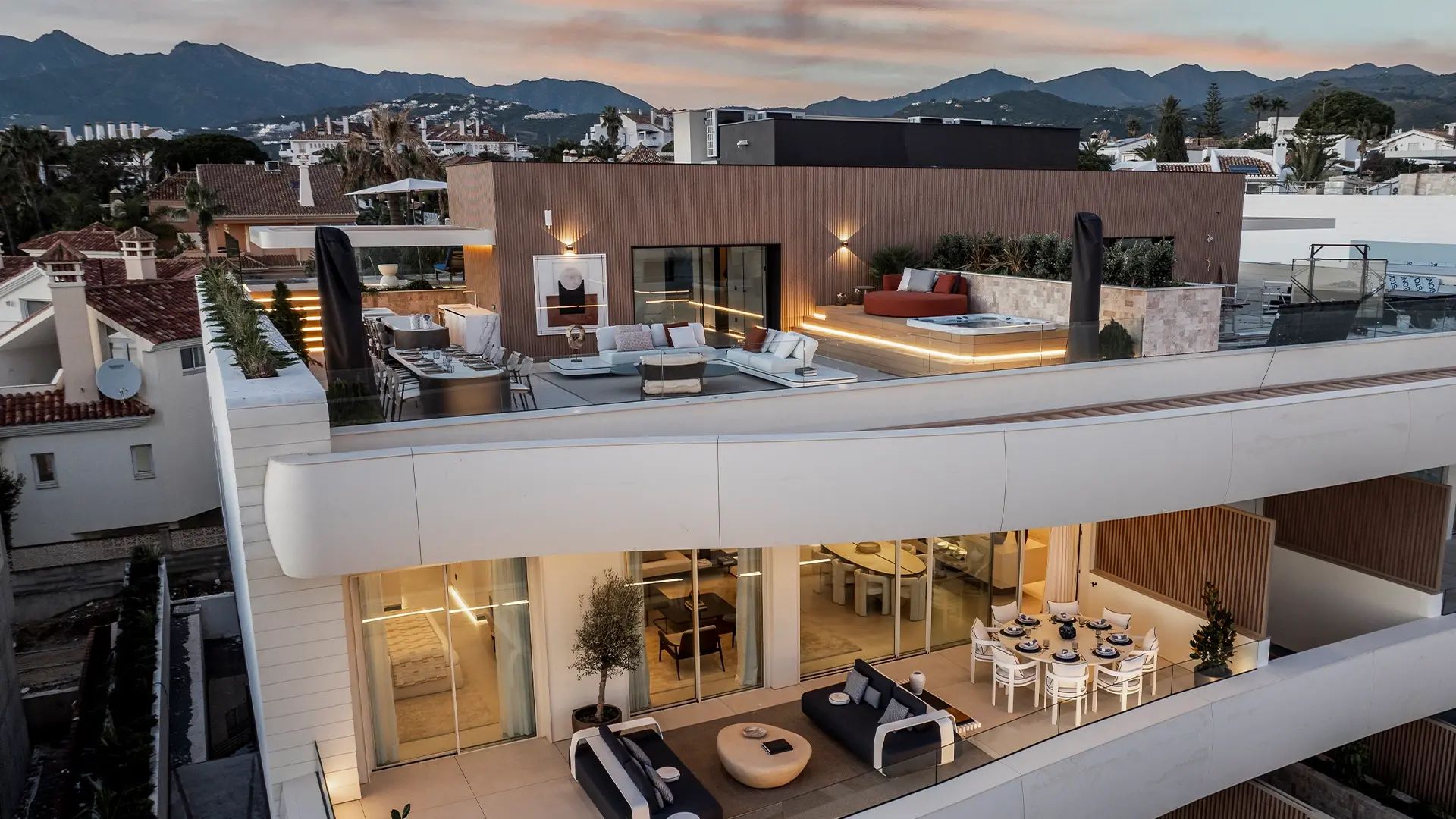 Вилла в Marbella East, Las Chapas, Marbella East, 8/11