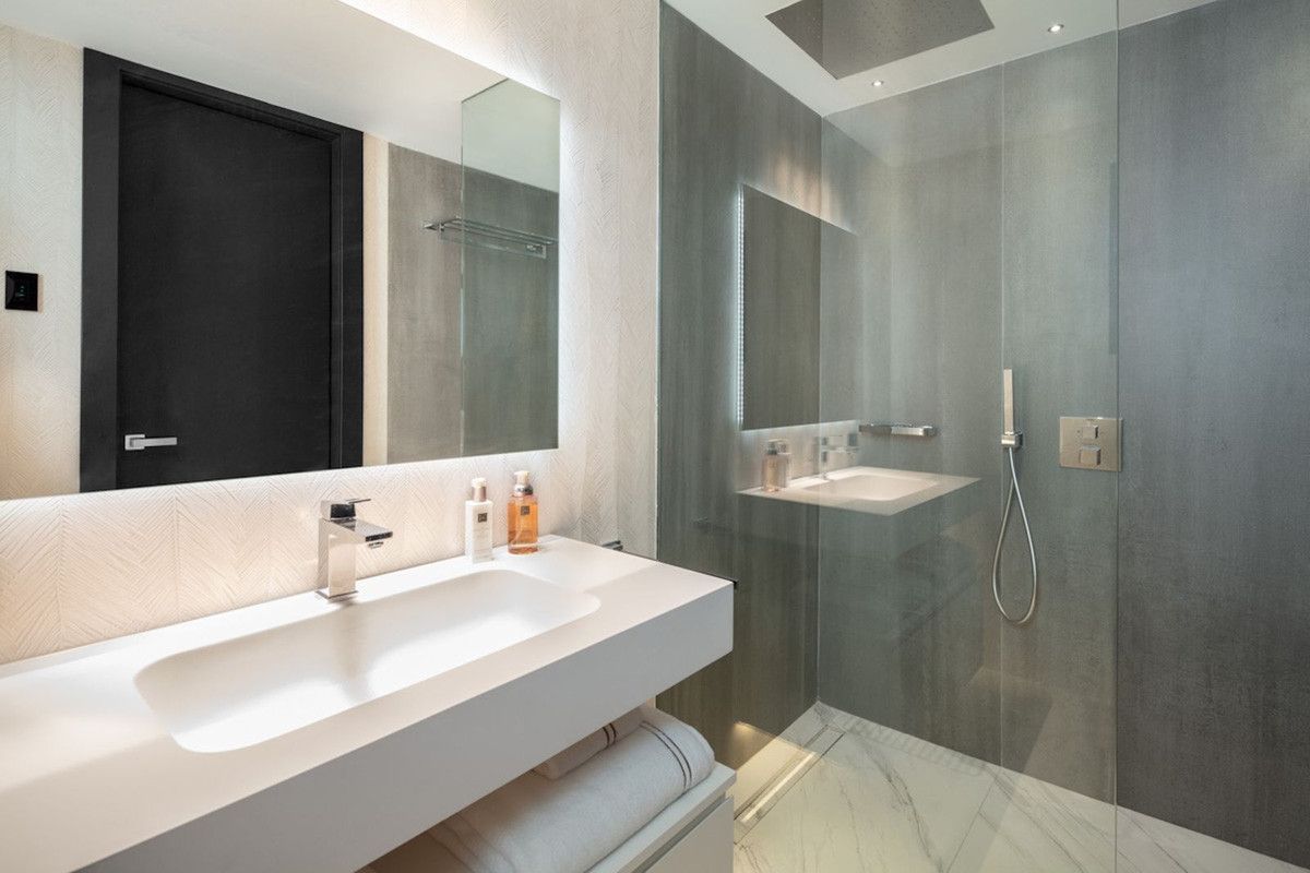 Apartament na środkowym piętrze w Puerto Banús, Puerto Banús, 10/12