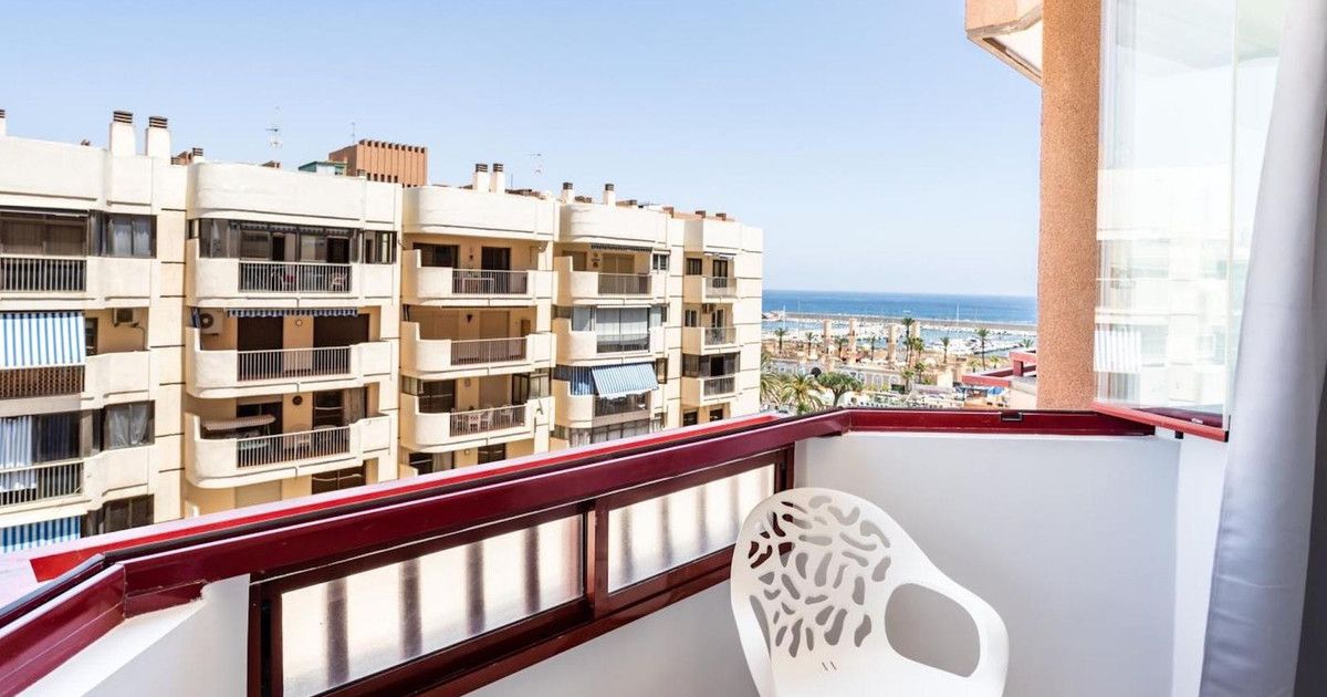 Middle Floor Apartment in Fuengirola, Fuengirola, 2/12