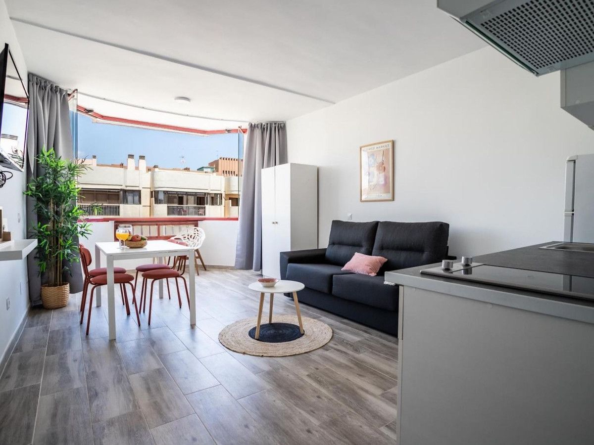 Middle Floor Apartment in Fuengirola, Fuengirola, 6/12