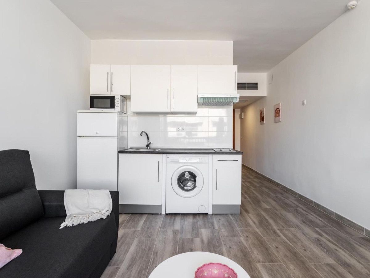 Middle Floor Apartment in Fuengirola, Fuengirola, 8/12
