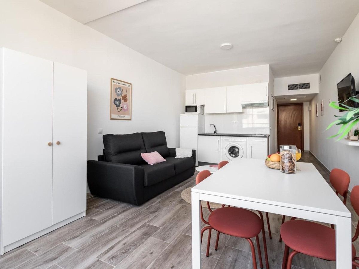 Middle Floor Apartment in Fuengirola, Fuengirola, 10/12