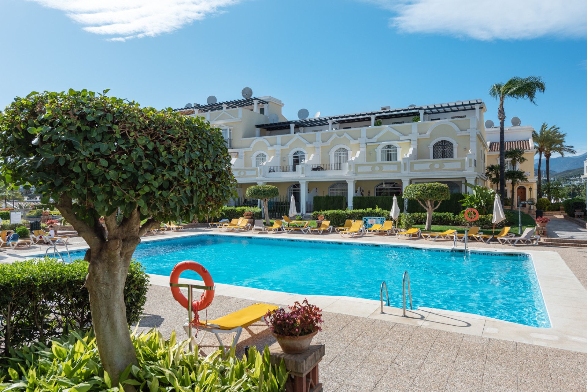 Apartment in Nueva Andalucia, Aloha Gardens, Nueva Andalucia, 1/12