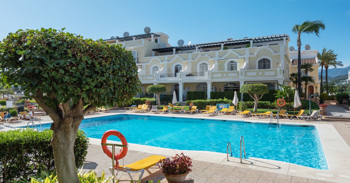 Apartment in Nueva Andalucia, Aloha Gardens, Nueva Andalucia, 1/12