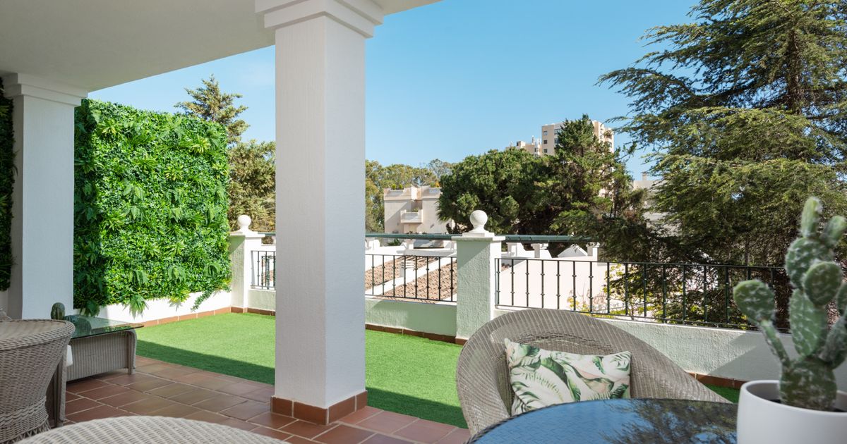Apartment in Nueva Andalucia, Aloha Gardens, Nueva Andalucia, 4/12