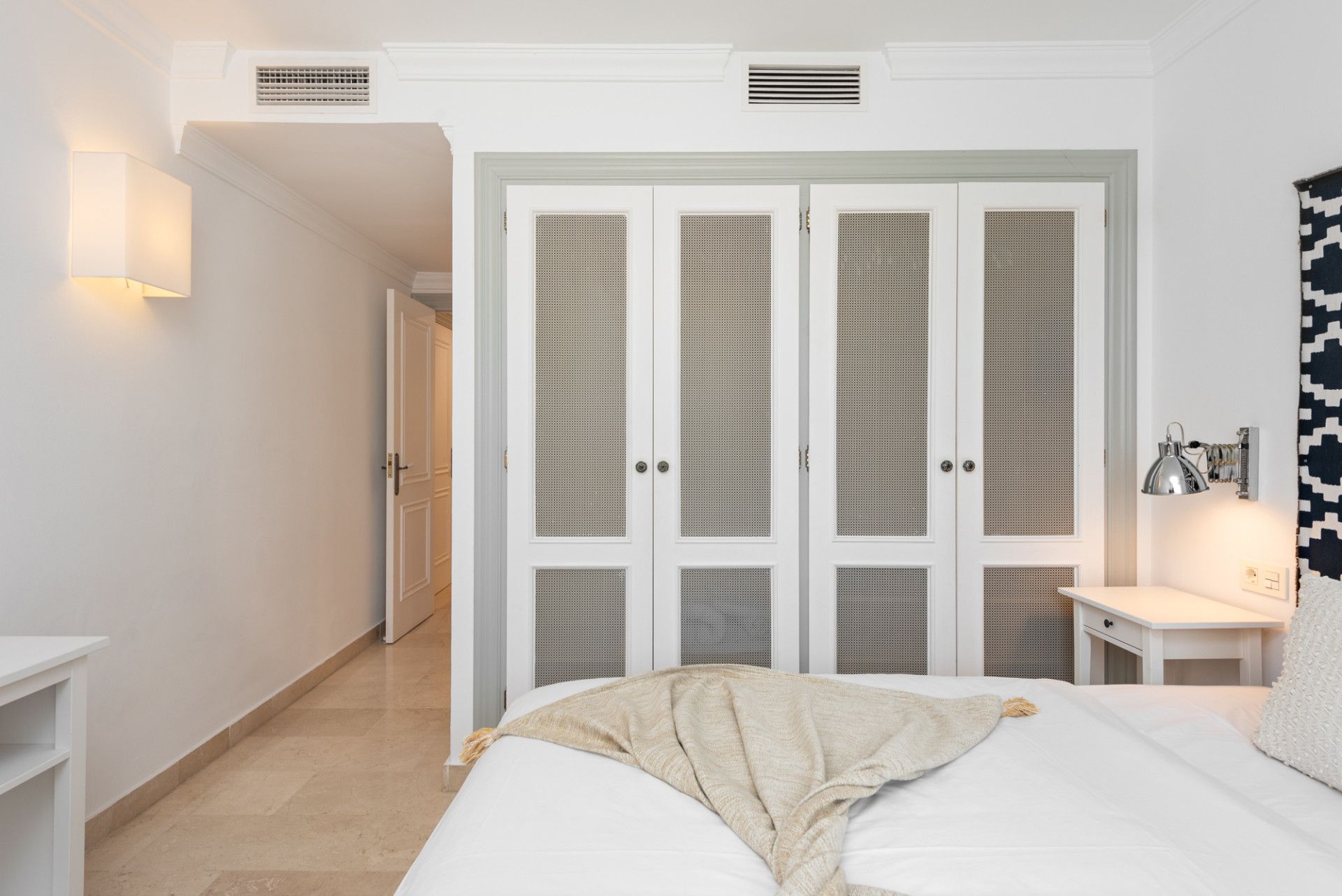 Apartment in Nueva Andalucia, Aloha Gardens, Nueva Andalucia, 9/12
