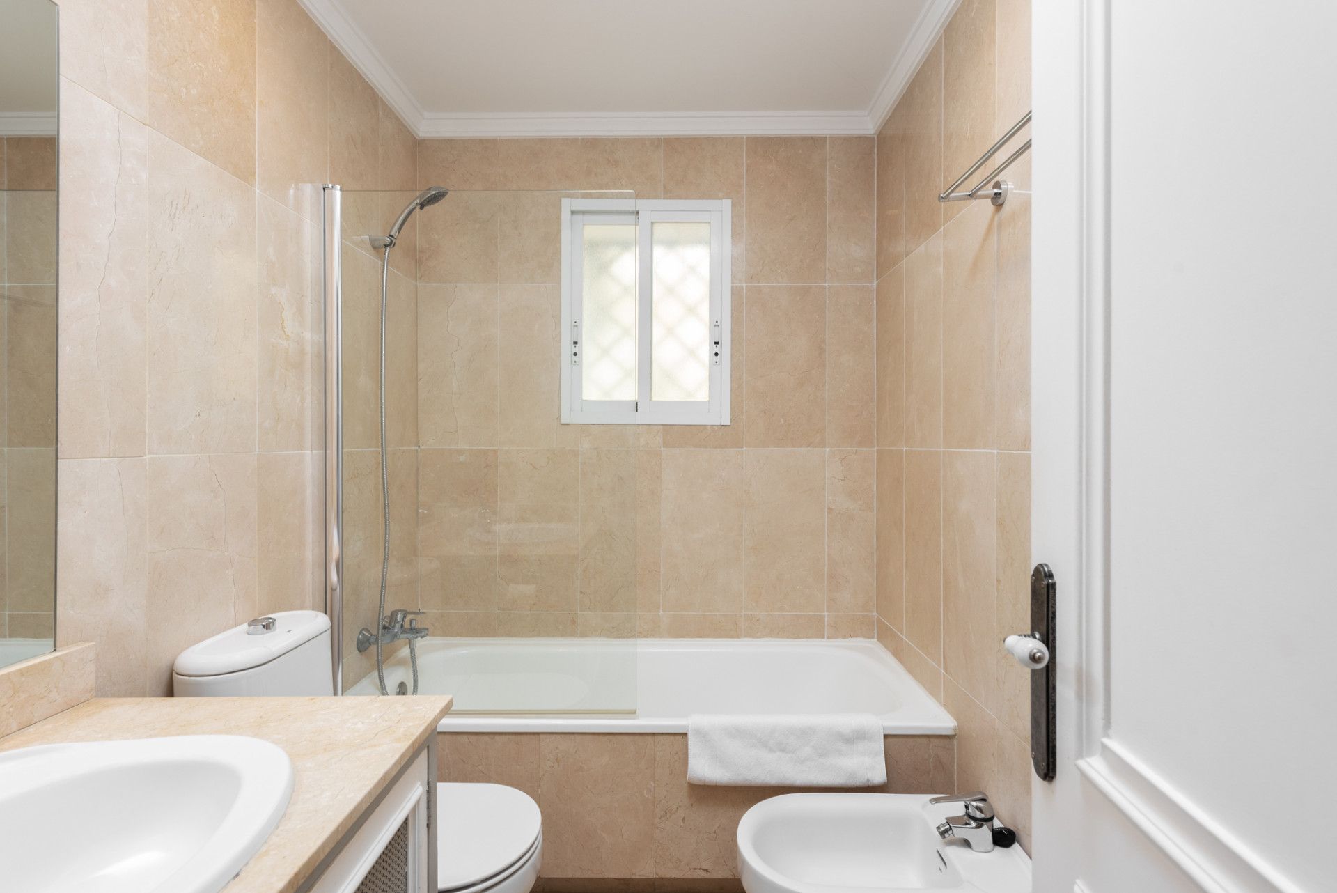 Apartment in Nueva Andalucia, Aloha Gardens, Nueva Andalucia, 10/12