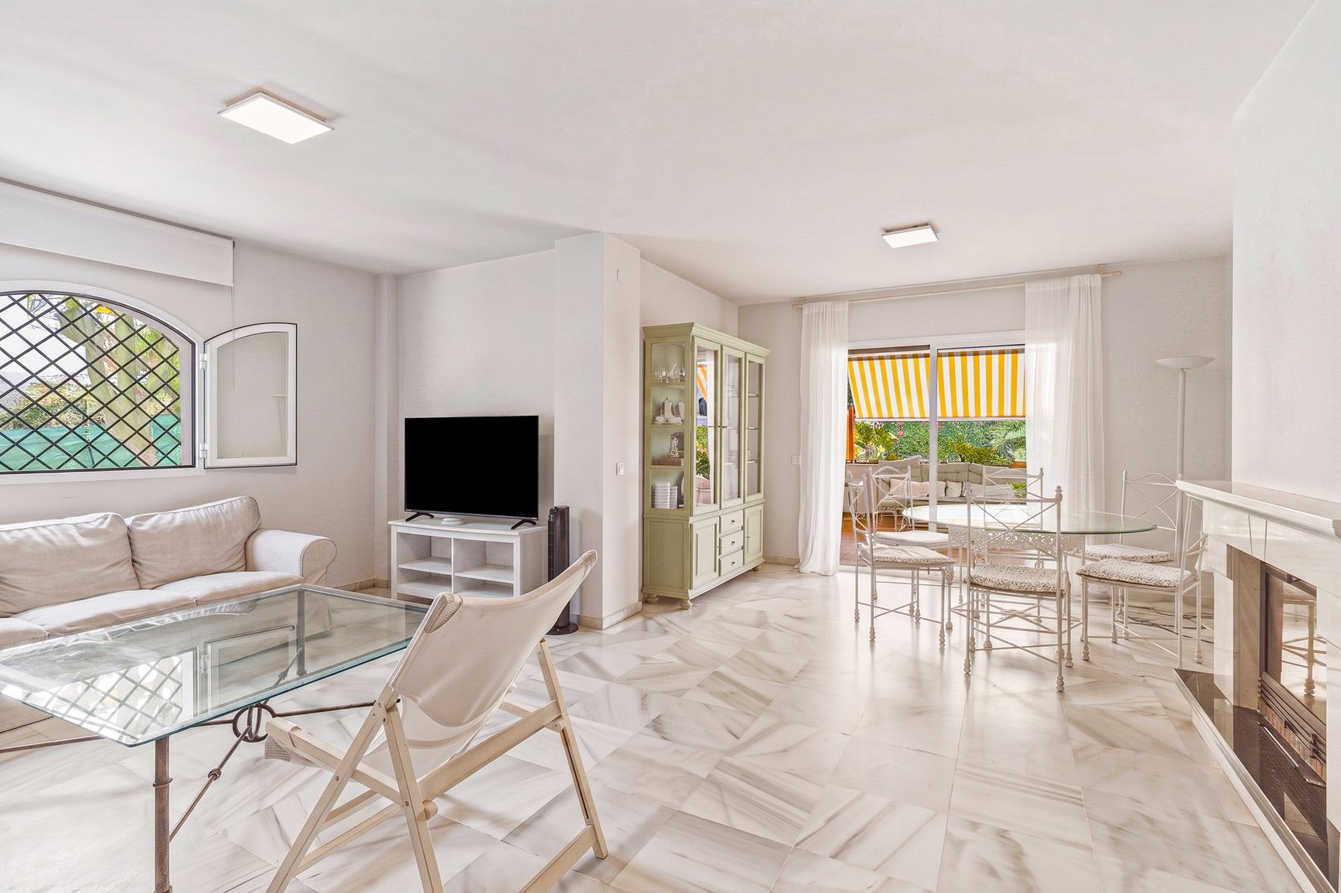 Ground Floor Apartment in Marbella East, Elviria, Marbella East, 6/12