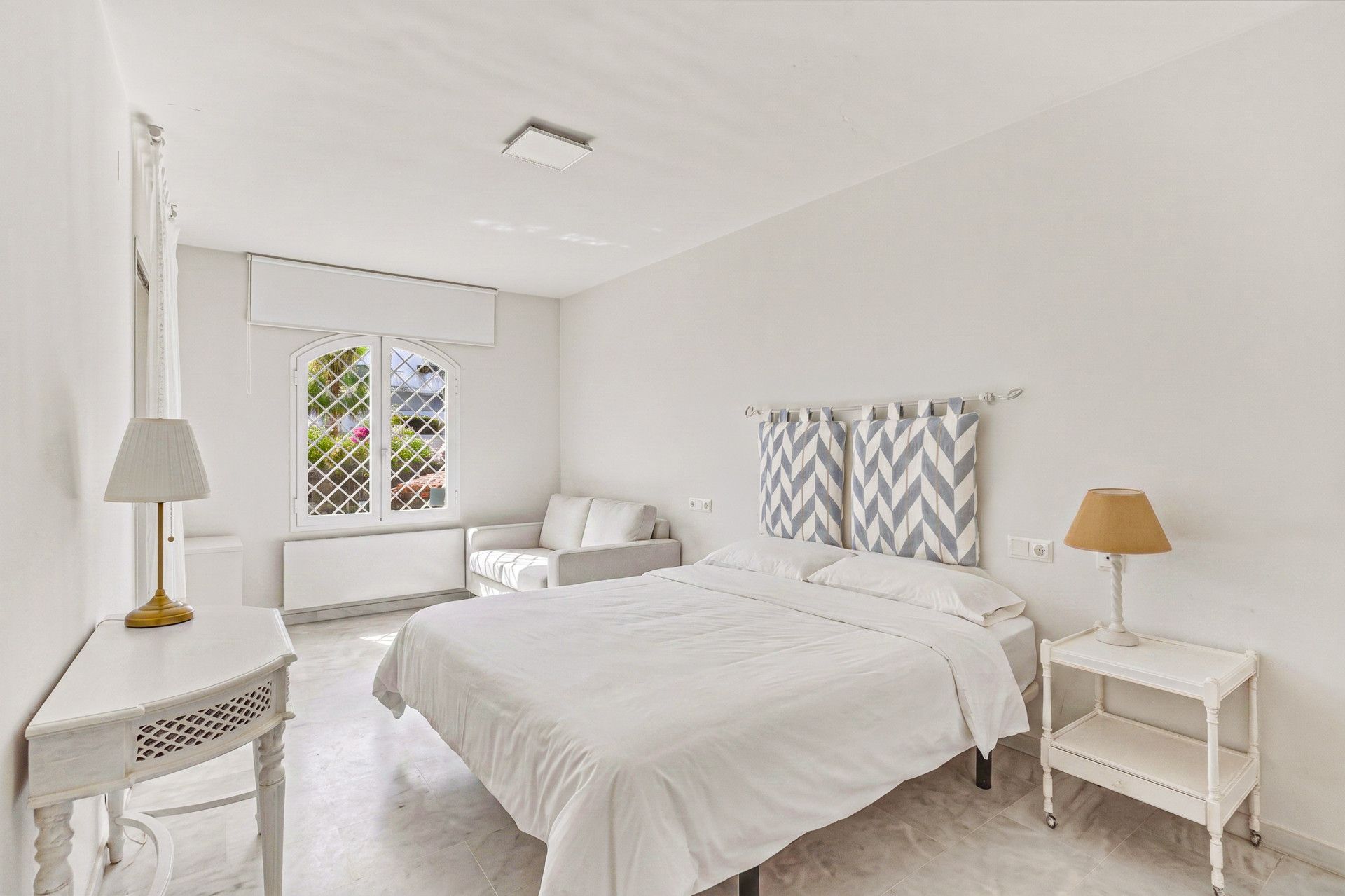 Ground Floor Apartment in Marbella East, Elviria, Marbella East, 9/12