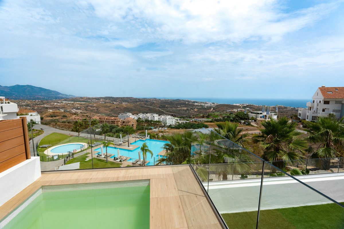 Апартамент на среднем этаже в Calanova Golf, Calanova Golf, 1/12