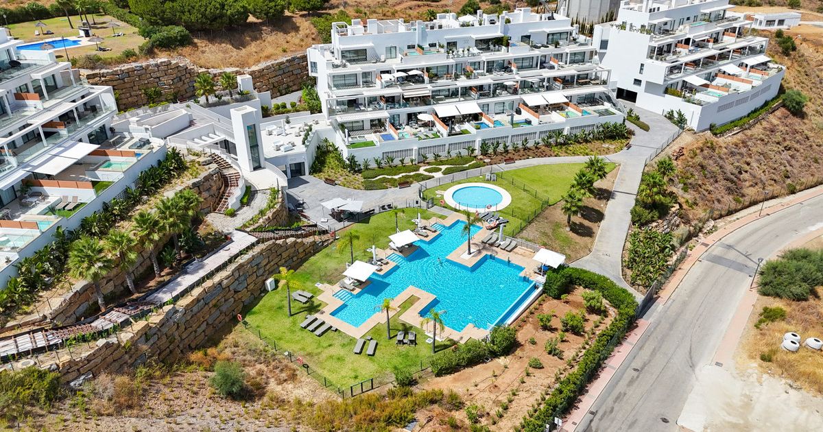 Апартамент на среднем этаже в Calanova Golf, Calanova Golf, 10/12