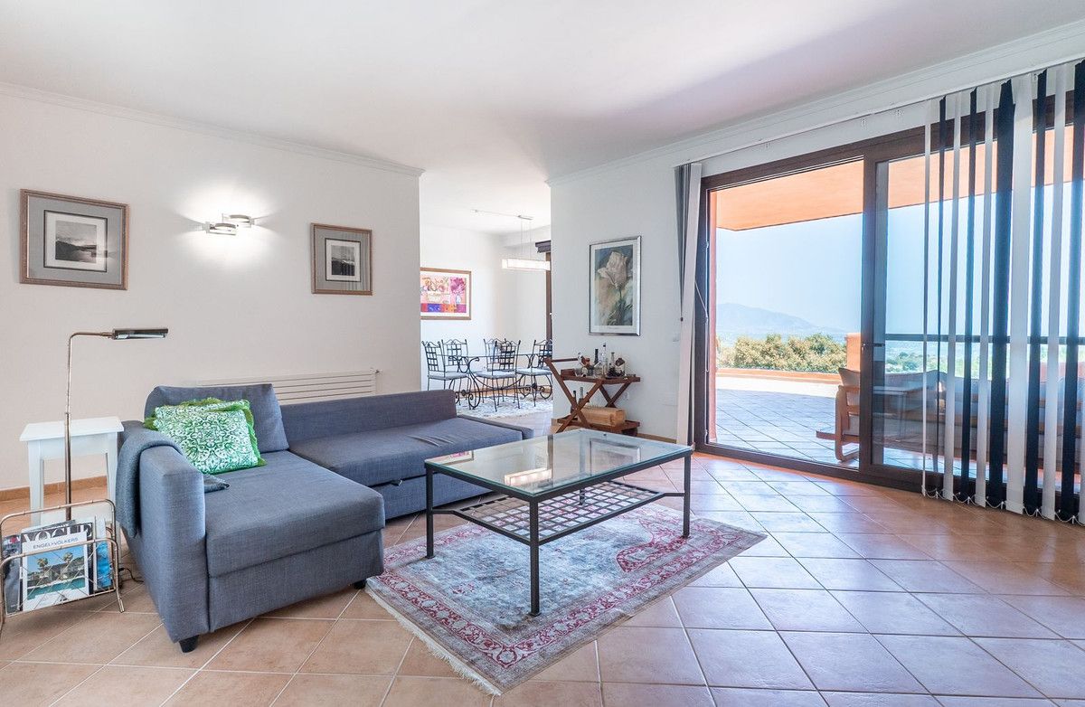 Apartament na środkowym piętrze w La Mairena, La Mairena, 3/12