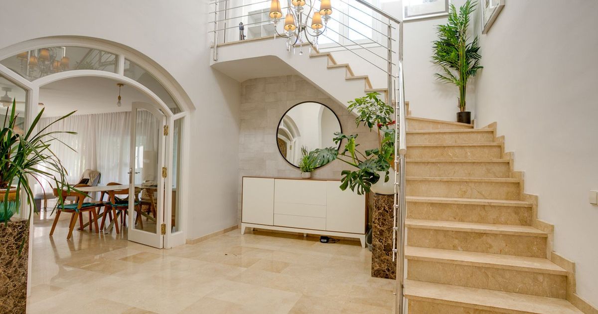 Detached Villa in El Paraiso, El Paraiso, 2/12