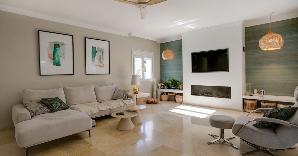 Detached Villa in El Paraiso, El Paraiso, 3/12