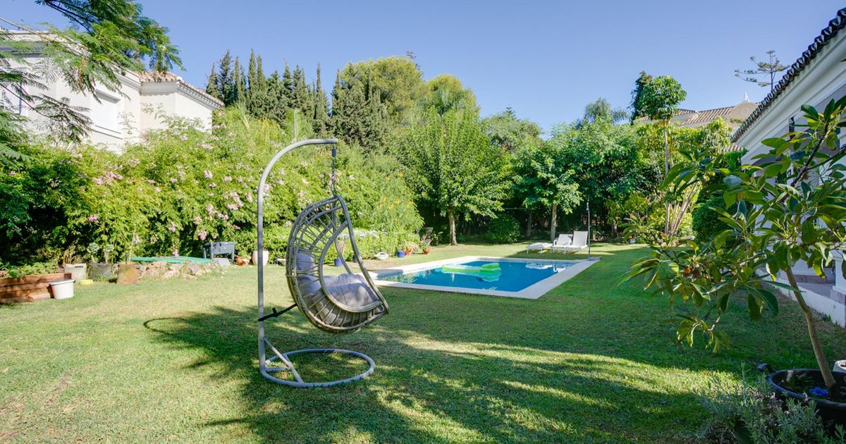 Detached Villa in El Paraiso, El Paraiso, 8/12