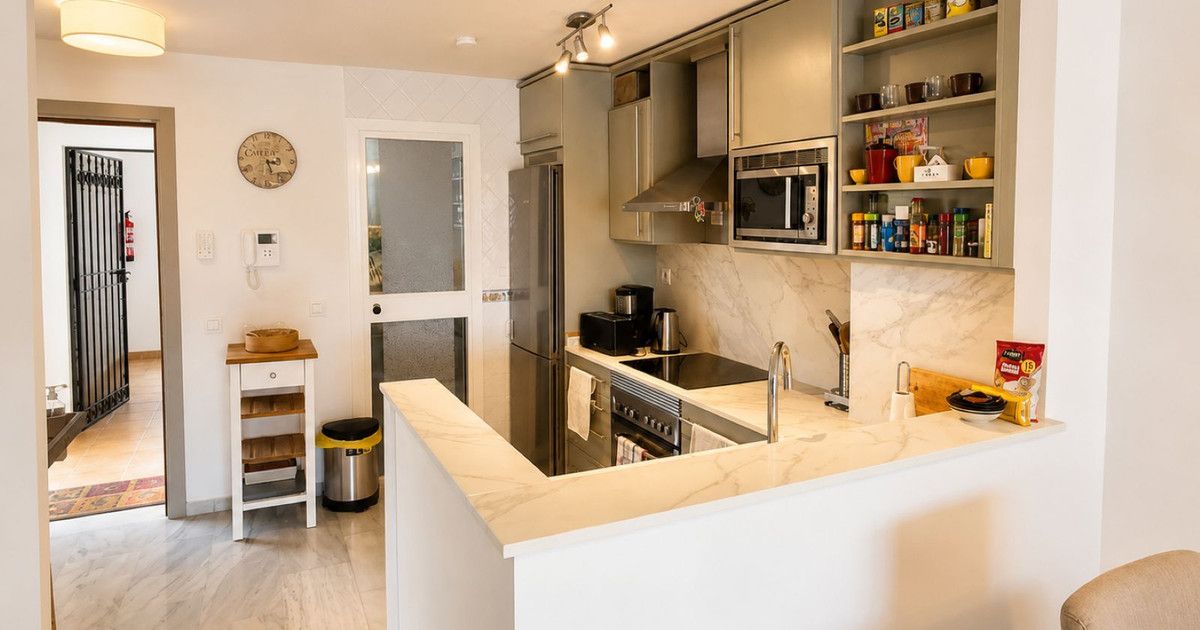 Appartement op de middelste verdieping in Calahonda, Calahonda, 2/12