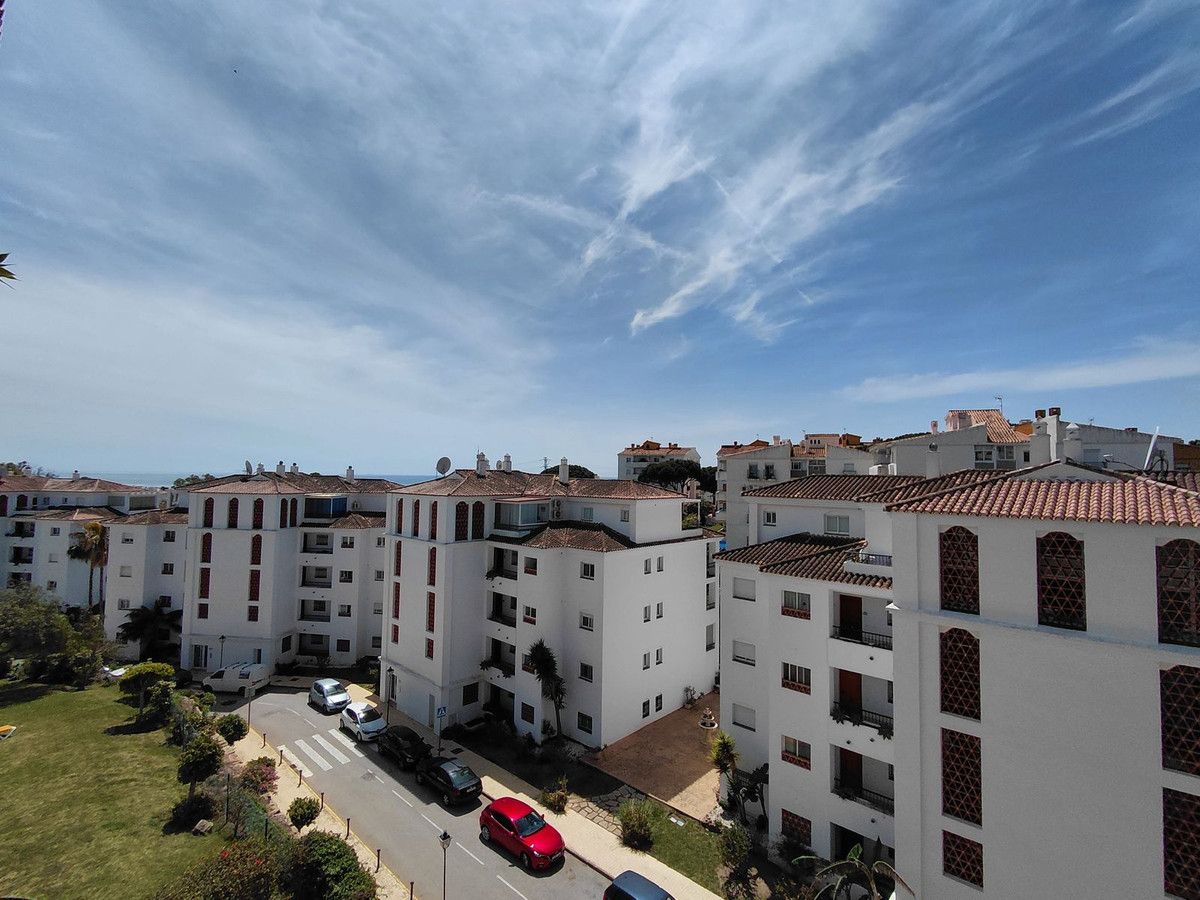Appartement op de middelste verdieping in Calahonda, Calahonda, 12/12