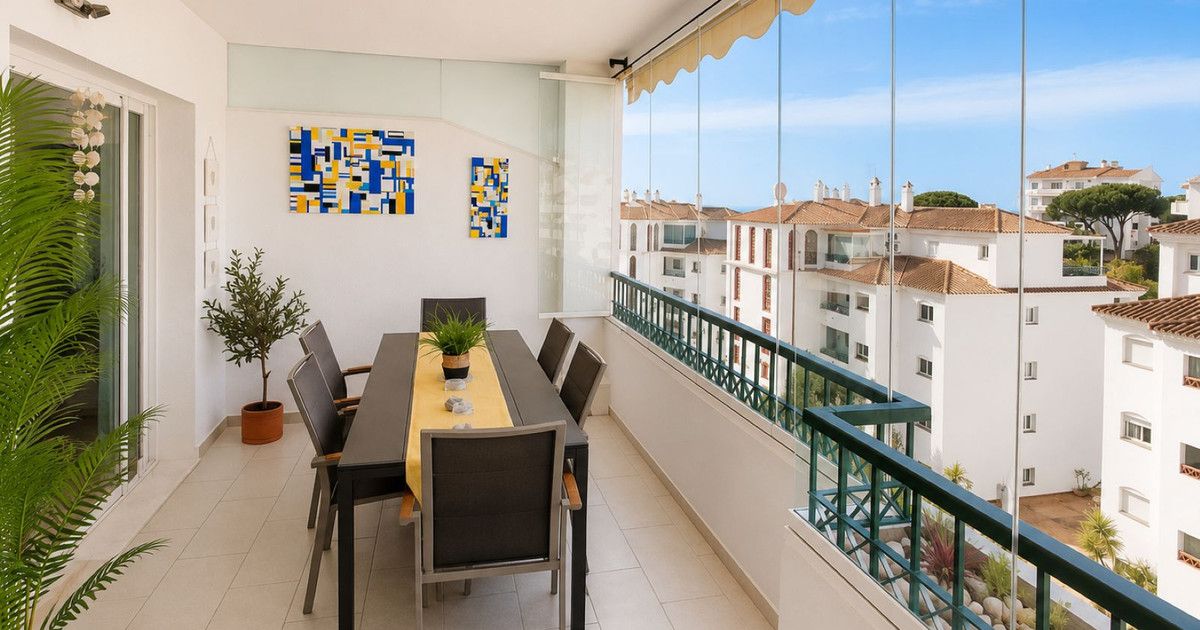 Appartement op de middelste verdieping in Calahonda, Calahonda, 10/12
