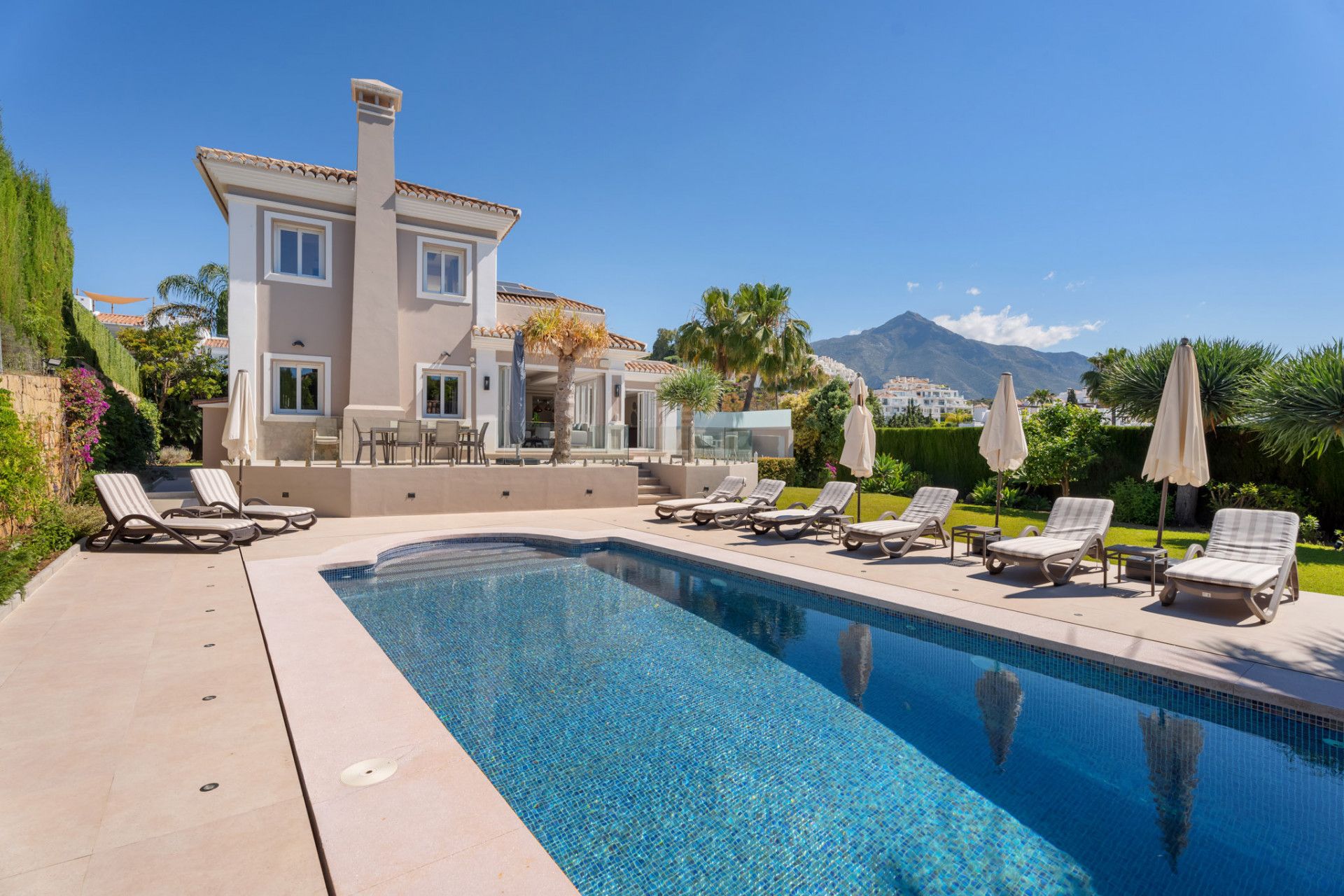 Villa i Nueva Andalucia, Nueva Andalucia, 2/12