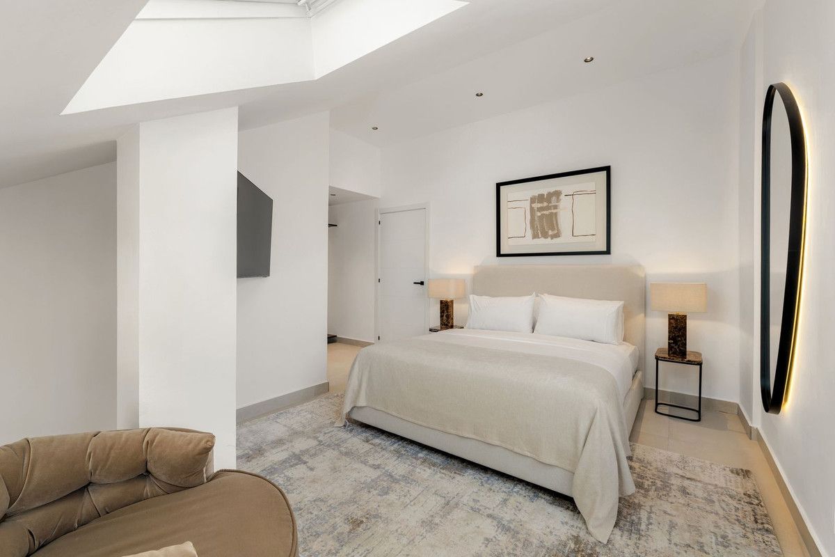 Top Floor Apartment in Nueva Andalucía, Nueva Andalucía, 5/12