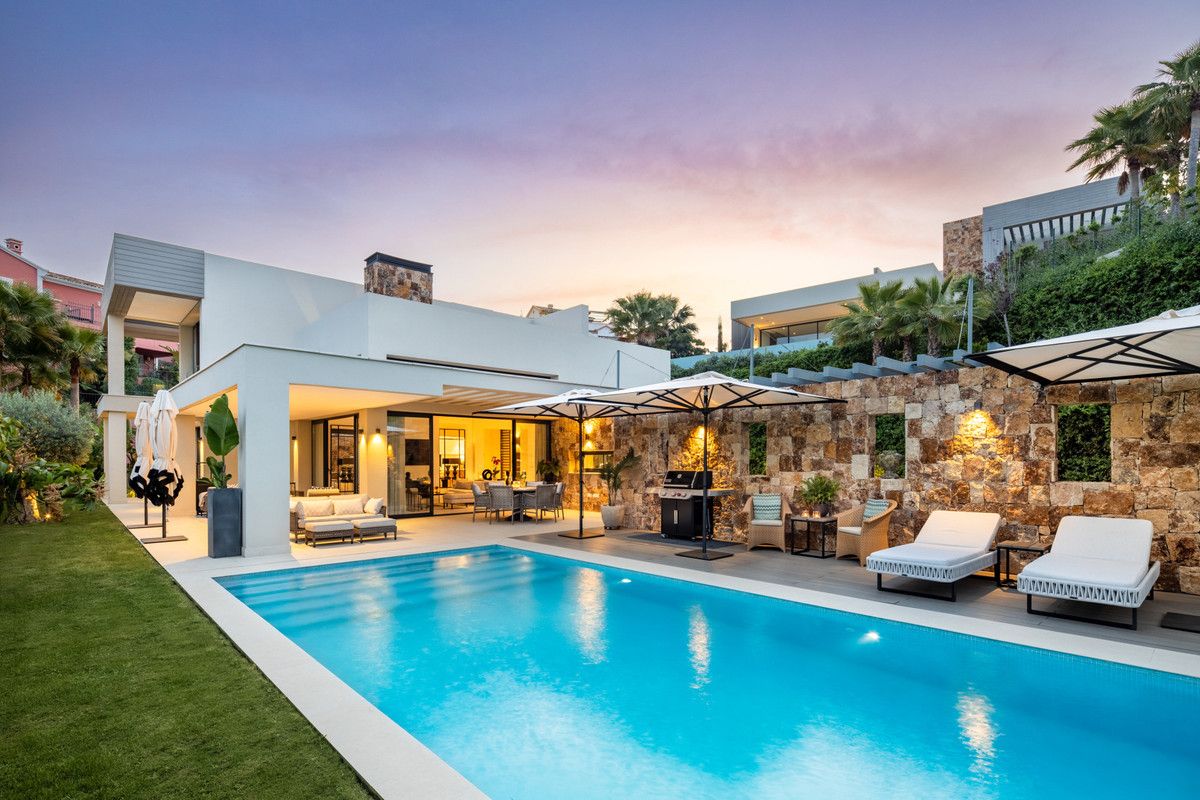 Freistehende Villa in Nueva Andalucía, Nueva Andalucía, 1/12