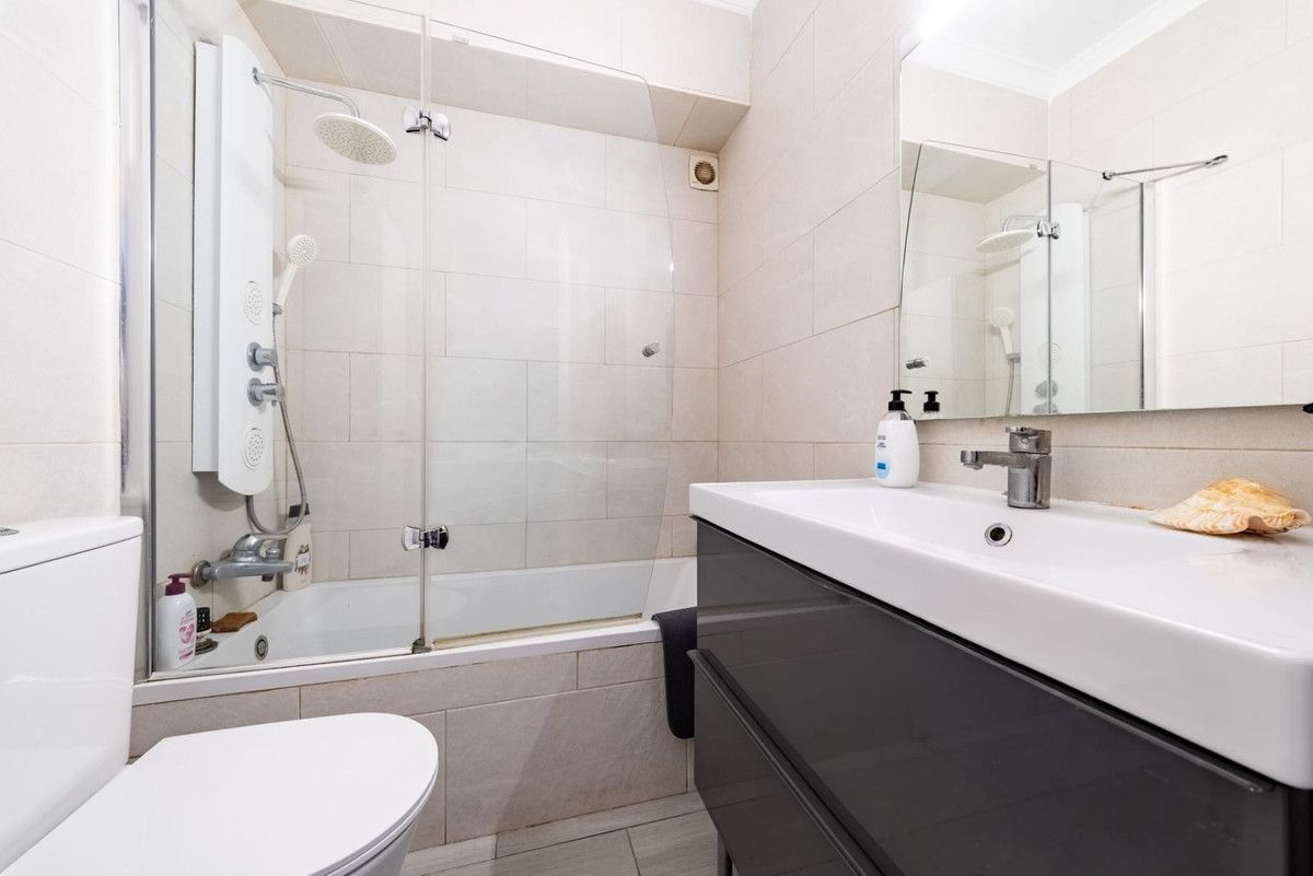 Apartamento en Planta Media en Marbella, Marbella, 12/12