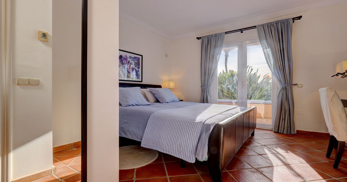Apartamento de Planta Baja en Casares, Casares, 6/12