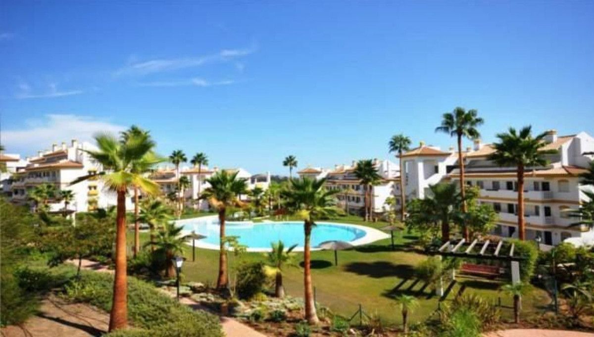 Middle Floor Apartment in Calanova Golf, Calanova Golf, 1/12