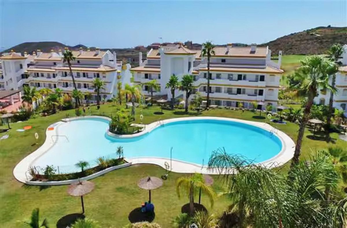 Middle Floor Apartment in Calanova Golf, Calanova Golf, 2/12