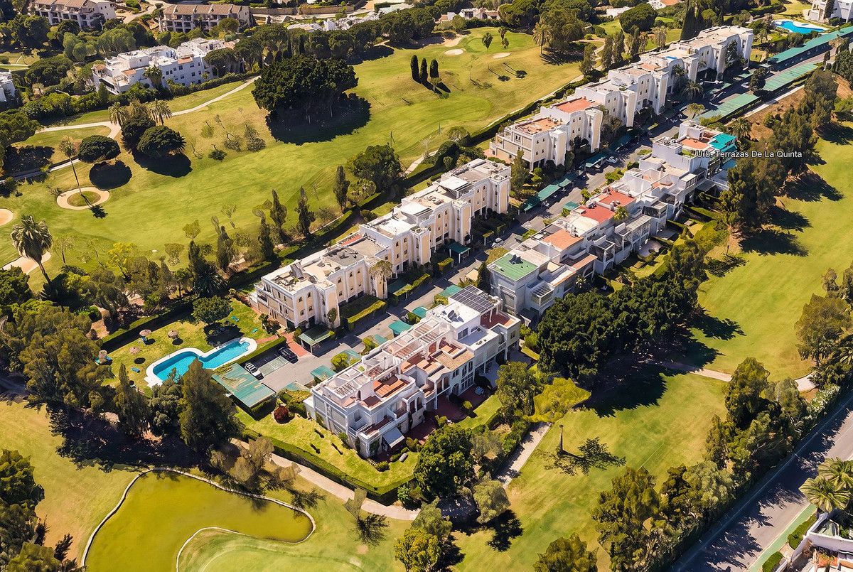 Apartament na środkowym piętrze w La Quinta, La Quinta, 1/12