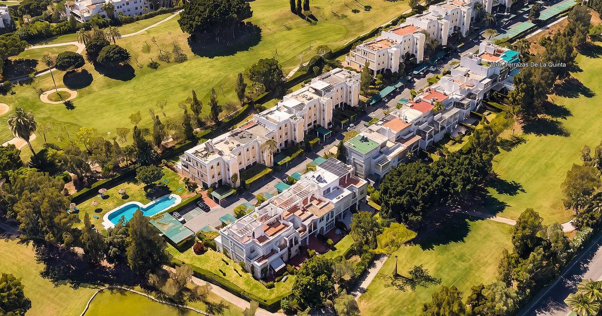 Apartament na środkowym piętrze w La Quinta, La Quinta, 1/12