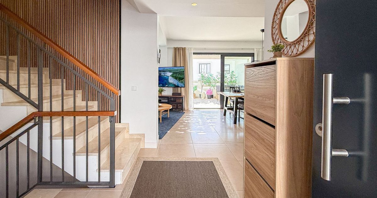 Radhus i El Paraíso, El Paraiso, 8/12