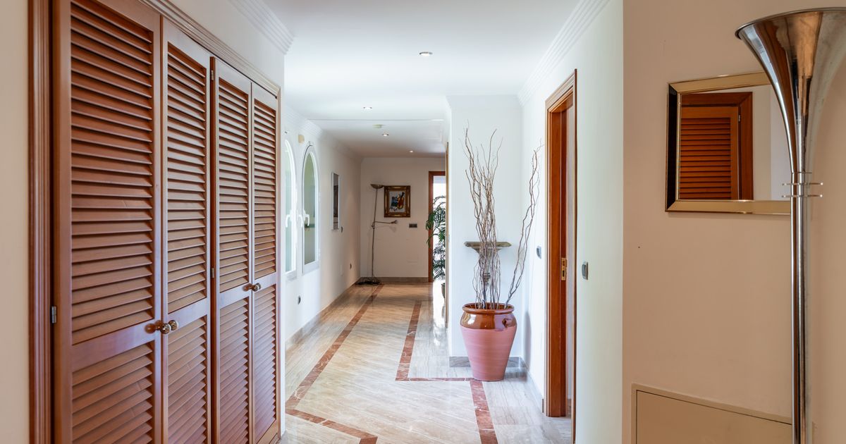 Villa in Benahavis, Puerto del Almendro, Benahavis, 10/12