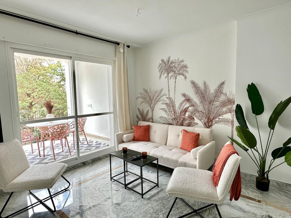 Middle Floor Apartment in San Pedro de Alcántara, San Pedro de Alcántara, 2/12