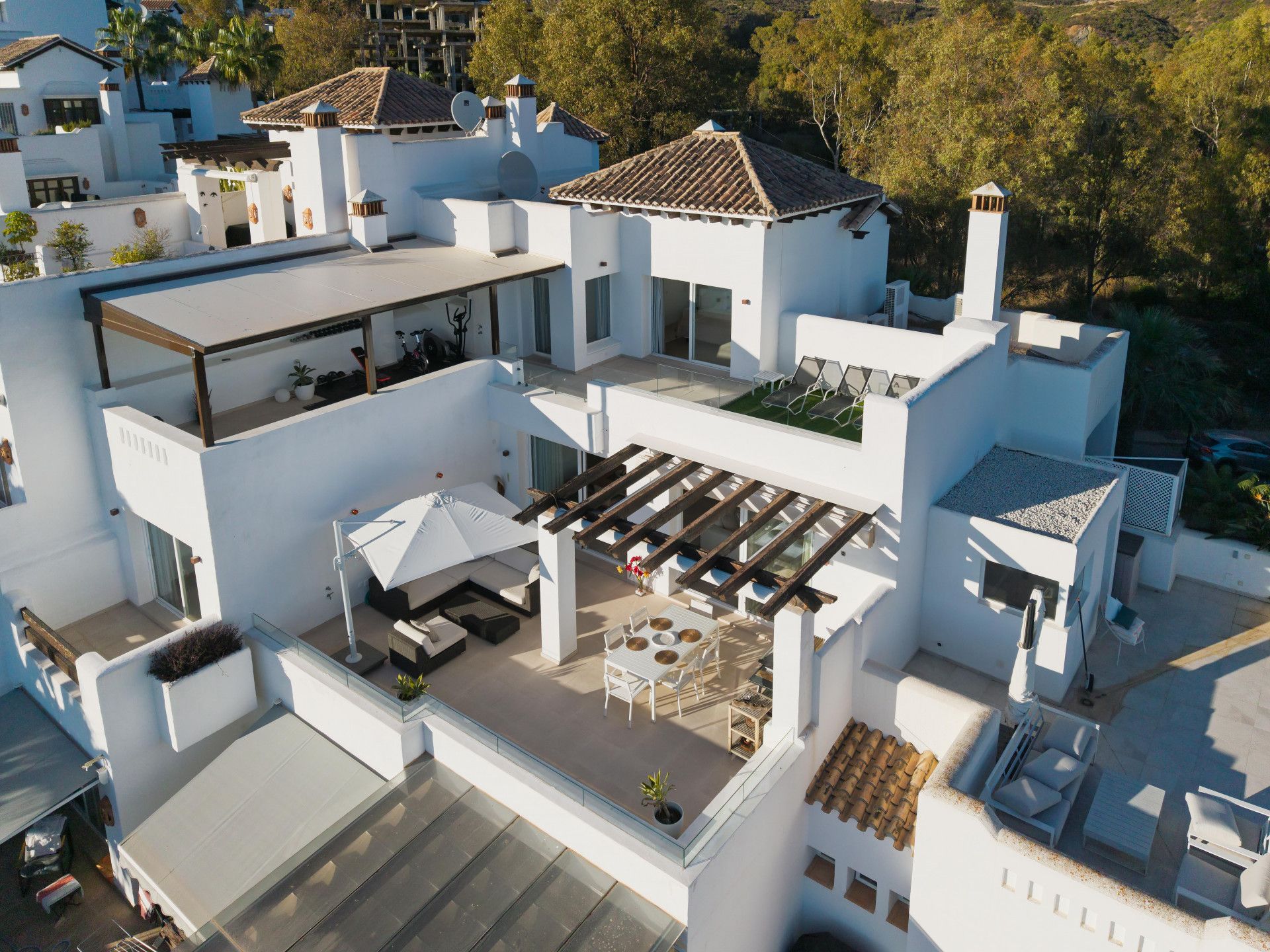 Dwupoziomowy Penthouse w Nueva Andalucia, Las Tortugas de Aloha, Nueva Andalucia, 2/12