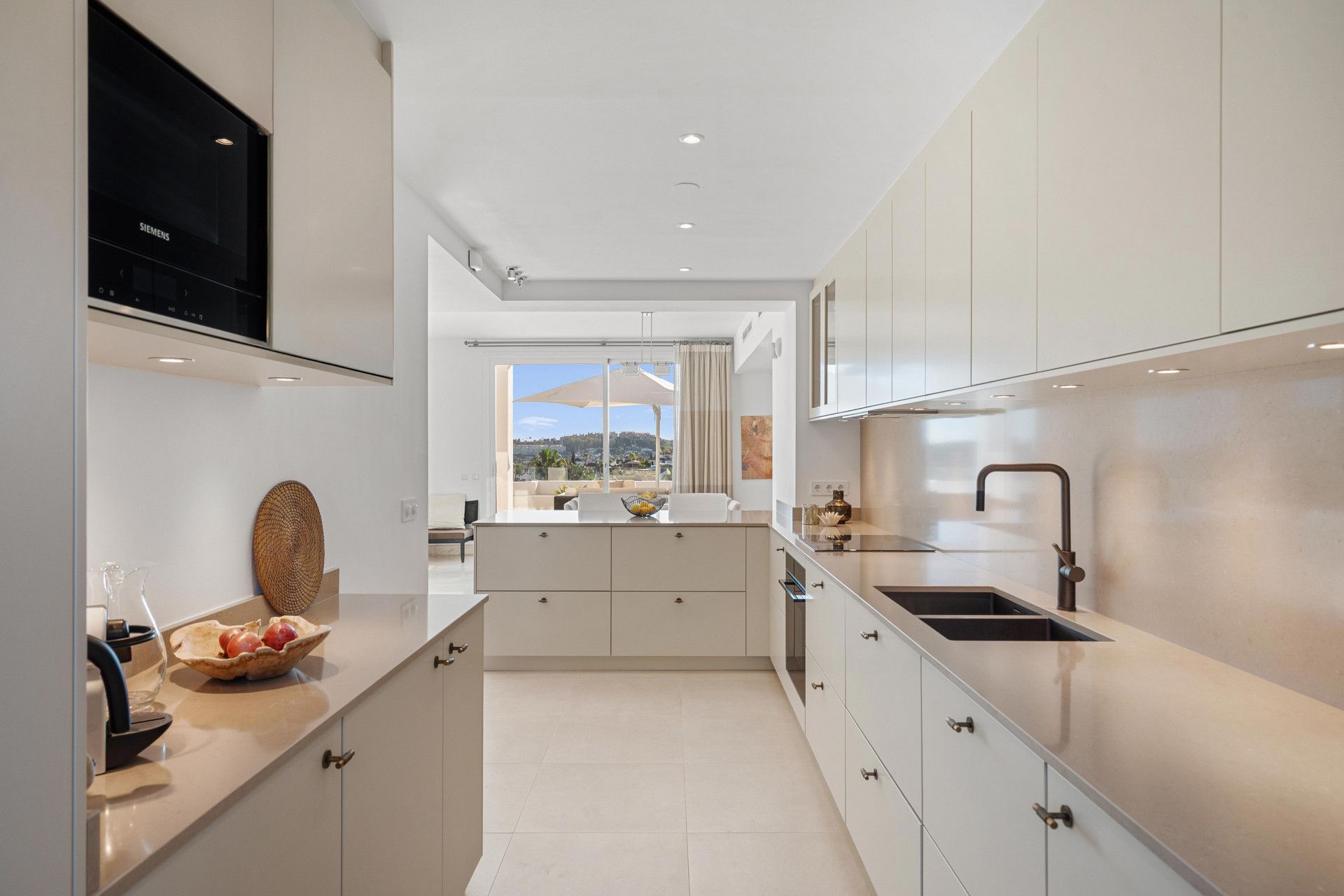 Dwupoziomowy Penthouse w Nueva Andalucia, Las Tortugas de Aloha, Nueva Andalucia, 6/12