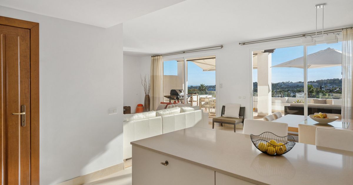 Dwupoziomowy Penthouse w Nueva Andalucia, Las Tortugas de Aloha, Nueva Andalucia, 9/12