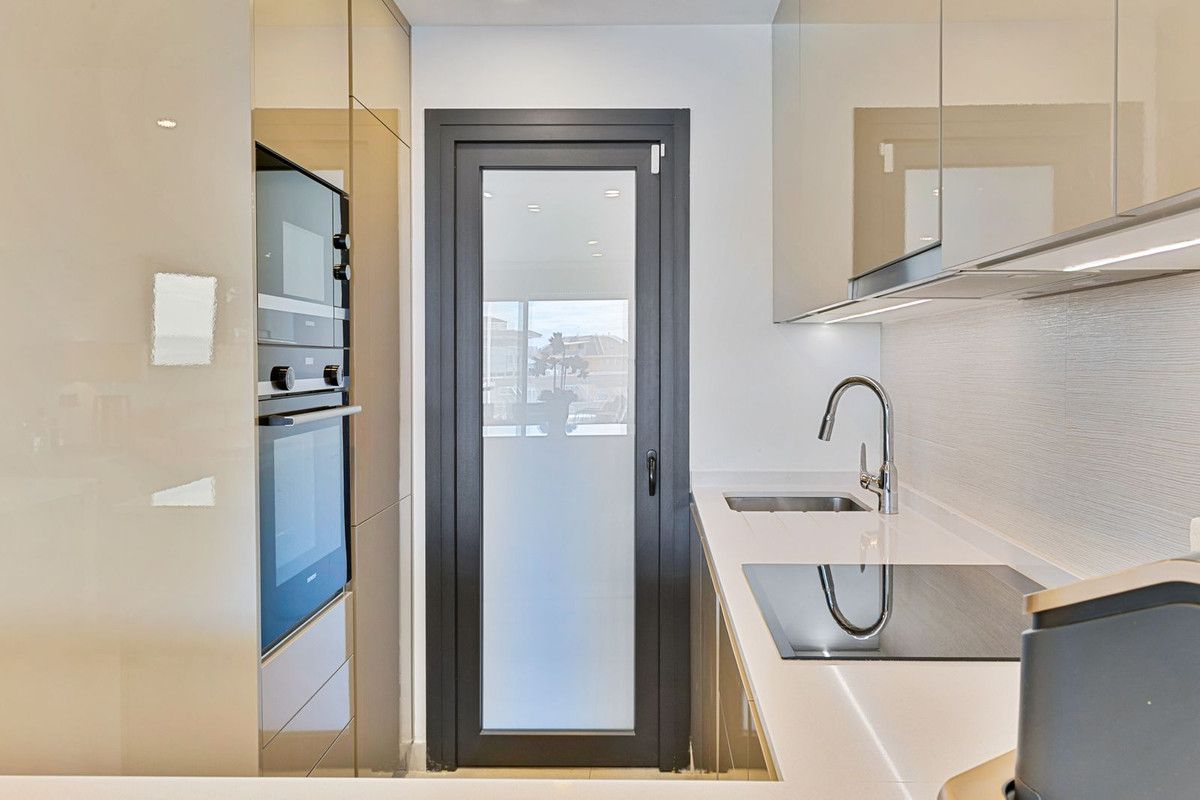 Middle Floor Apartment in Fuengirola, Fuengirola, 11/12