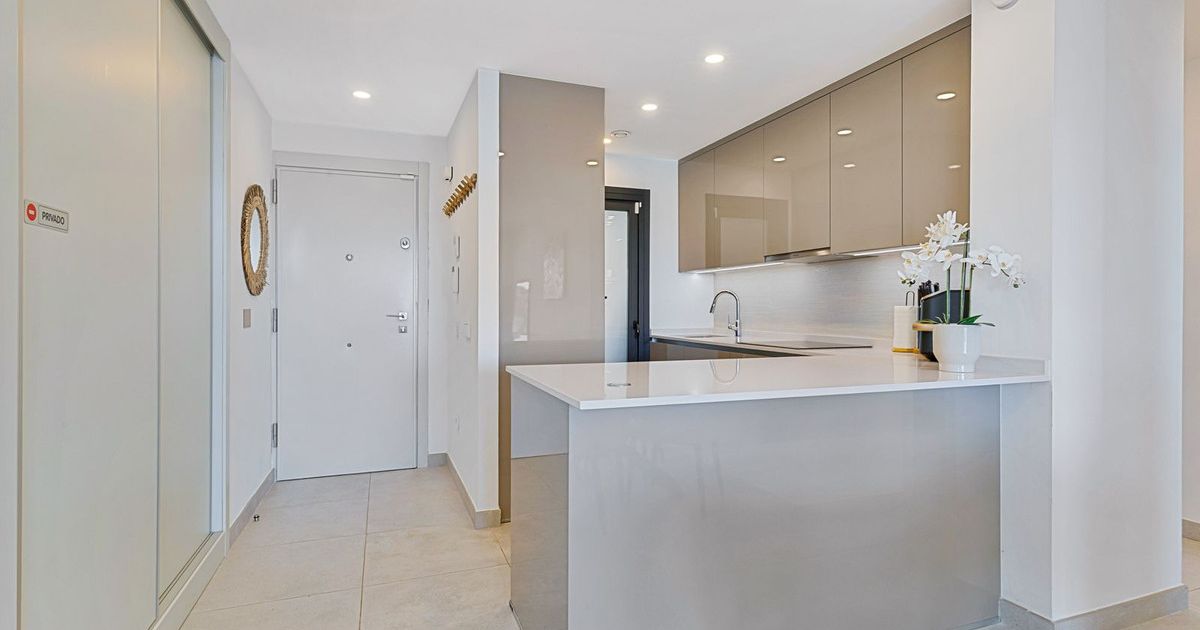 Middle Floor Apartment in Fuengirola, Fuengirola, 12/12