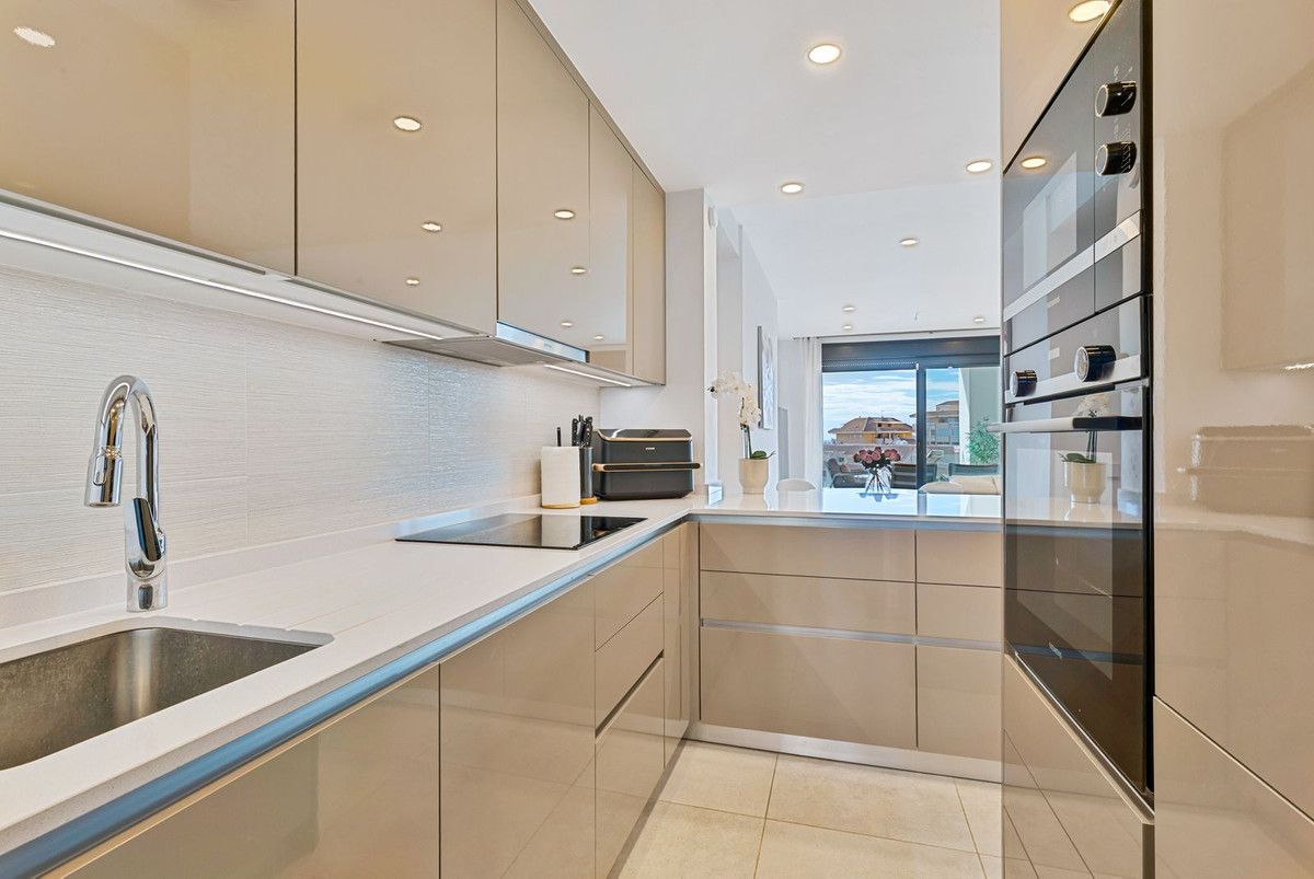 Middle Floor Apartment in Fuengirola, Fuengirola, 10/12