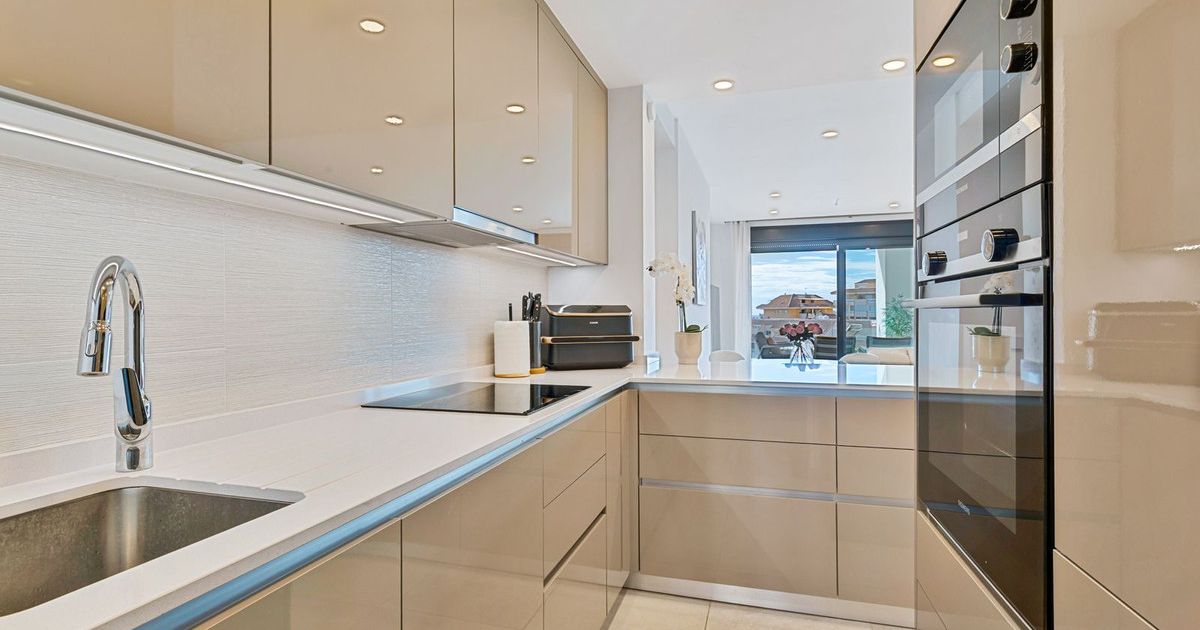 Middle Floor Apartment in Fuengirola, Fuengirola, 10/12