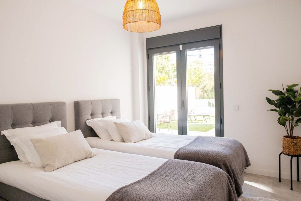Apartamento en planta baja en Estepona, Estepona, 11/12