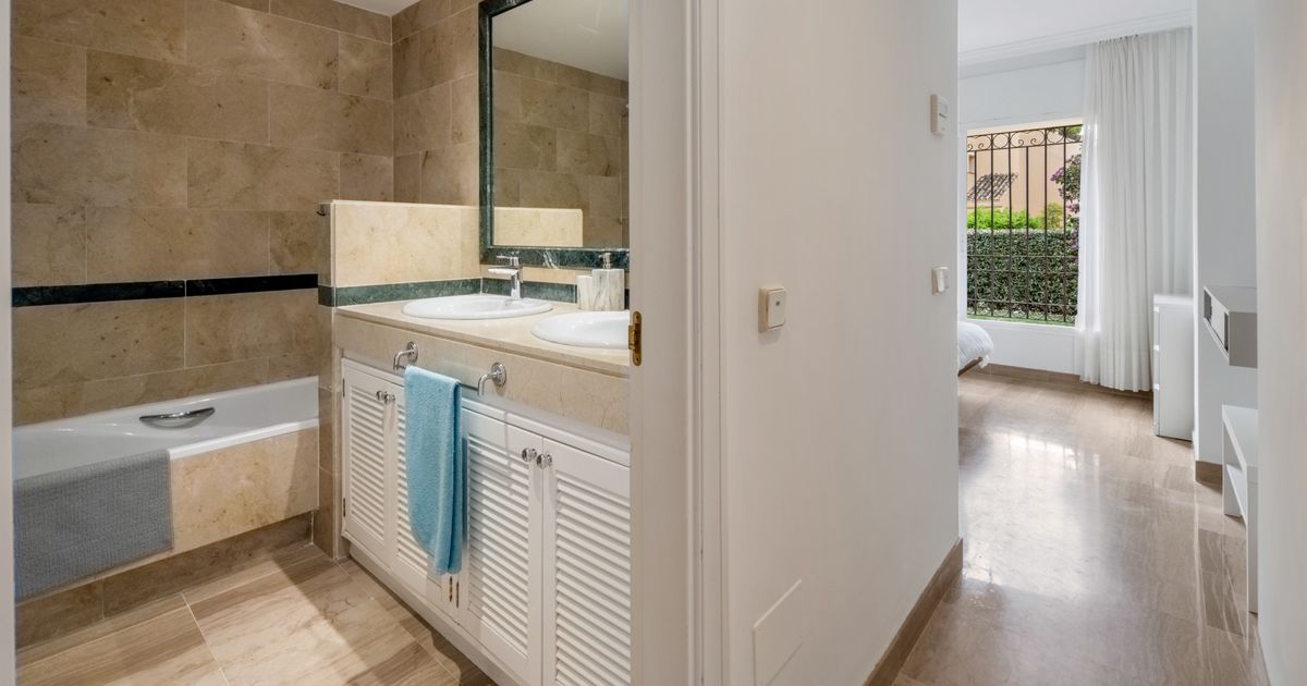 Apartamento en Planta Baja en Marbella East, Hacienda Elviria, Marbella East, 12/12