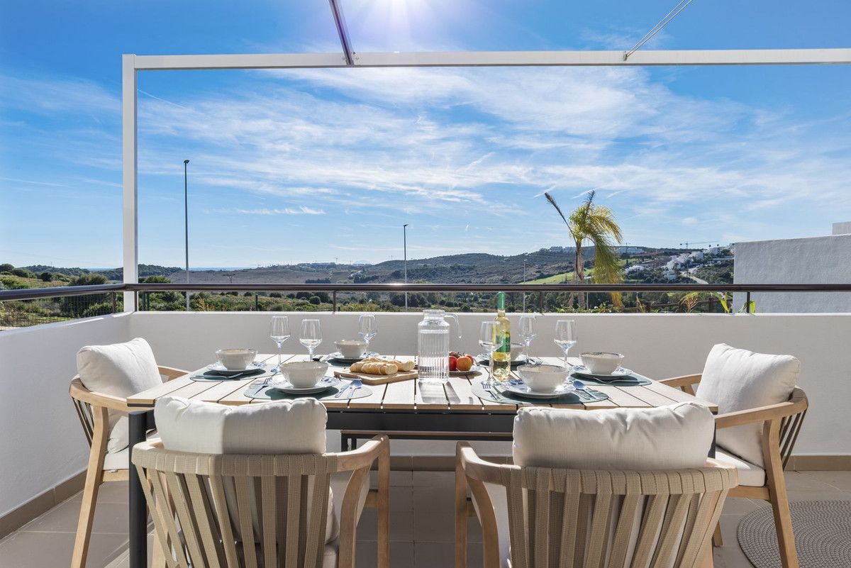 Ground Floor Apartment in Estepona, Estepona, 1/12