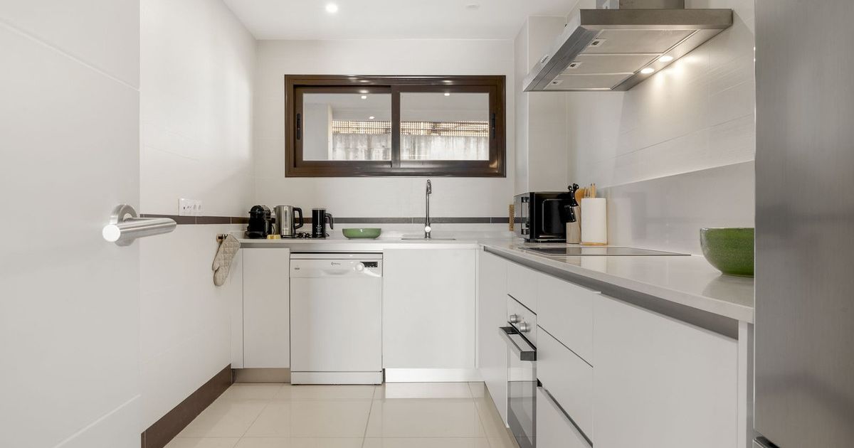 Ground Floor Apartment in Estepona, Estepona, 8/12