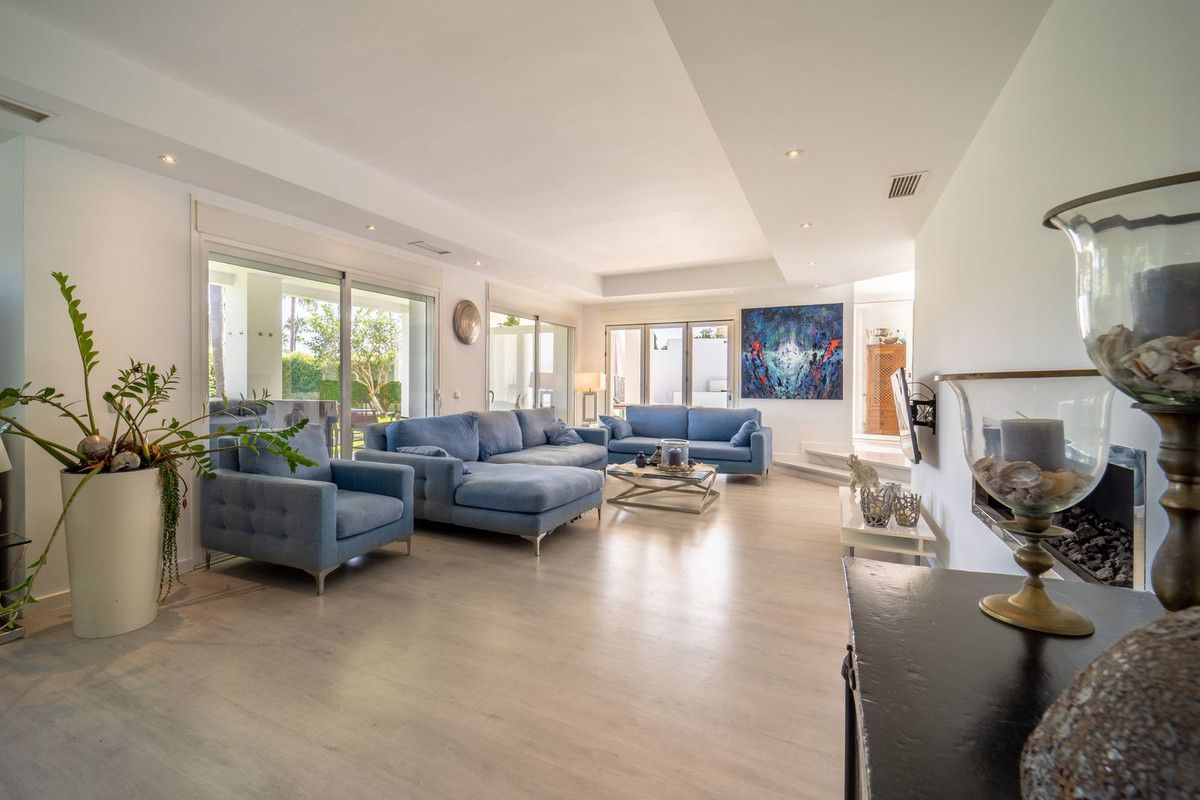 Detached Villa in Marbesa, Marbesa, 3/12