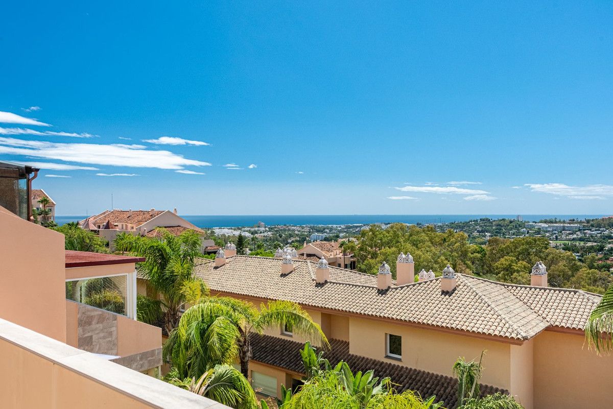 Duplex Penthouse in Nueva Andalucía, Nueva Andalucía, 1/12