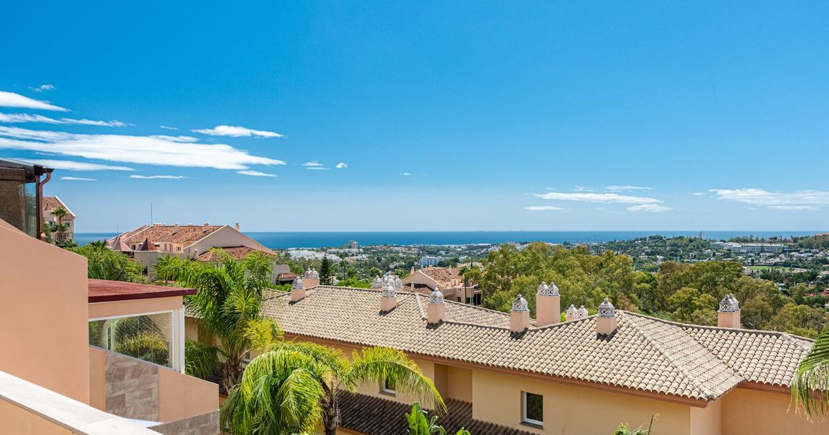 Duplex Penthouse in Nueva Andalucía, Nueva Andalucía, 1/12
