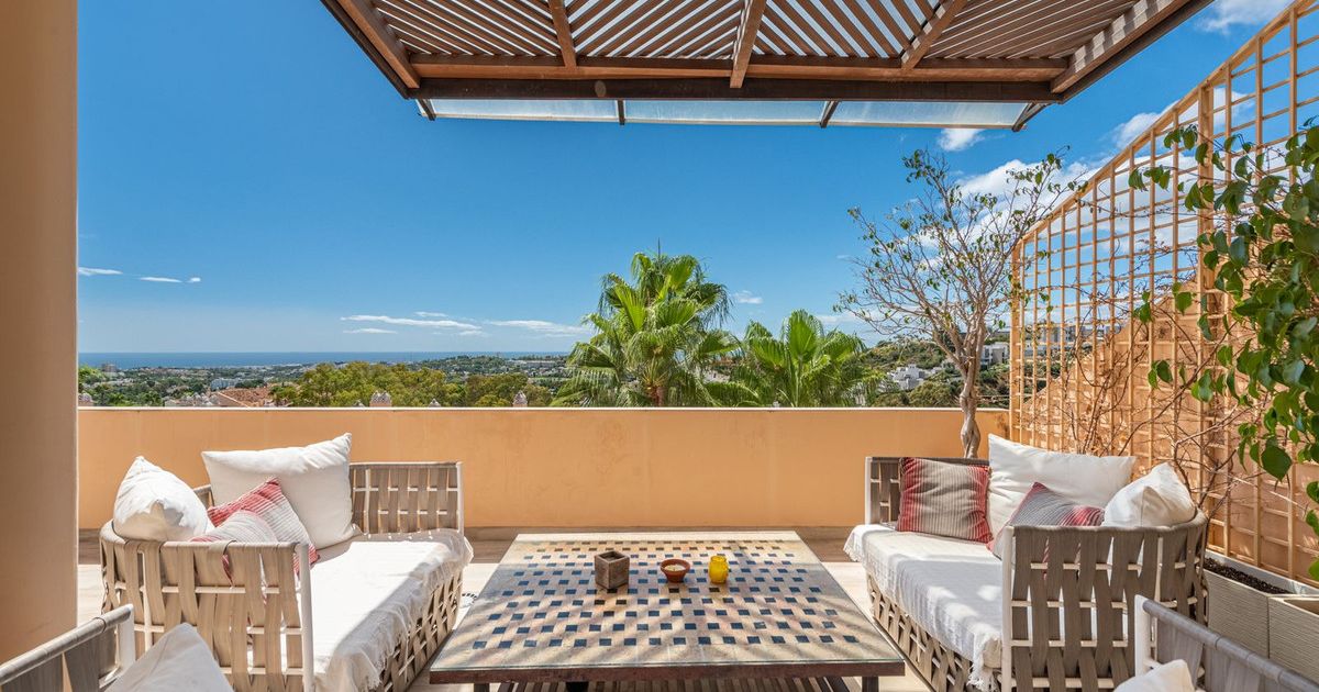 Duplex Penthouse in Nueva Andalucía, Nueva Andalucía, 2/12