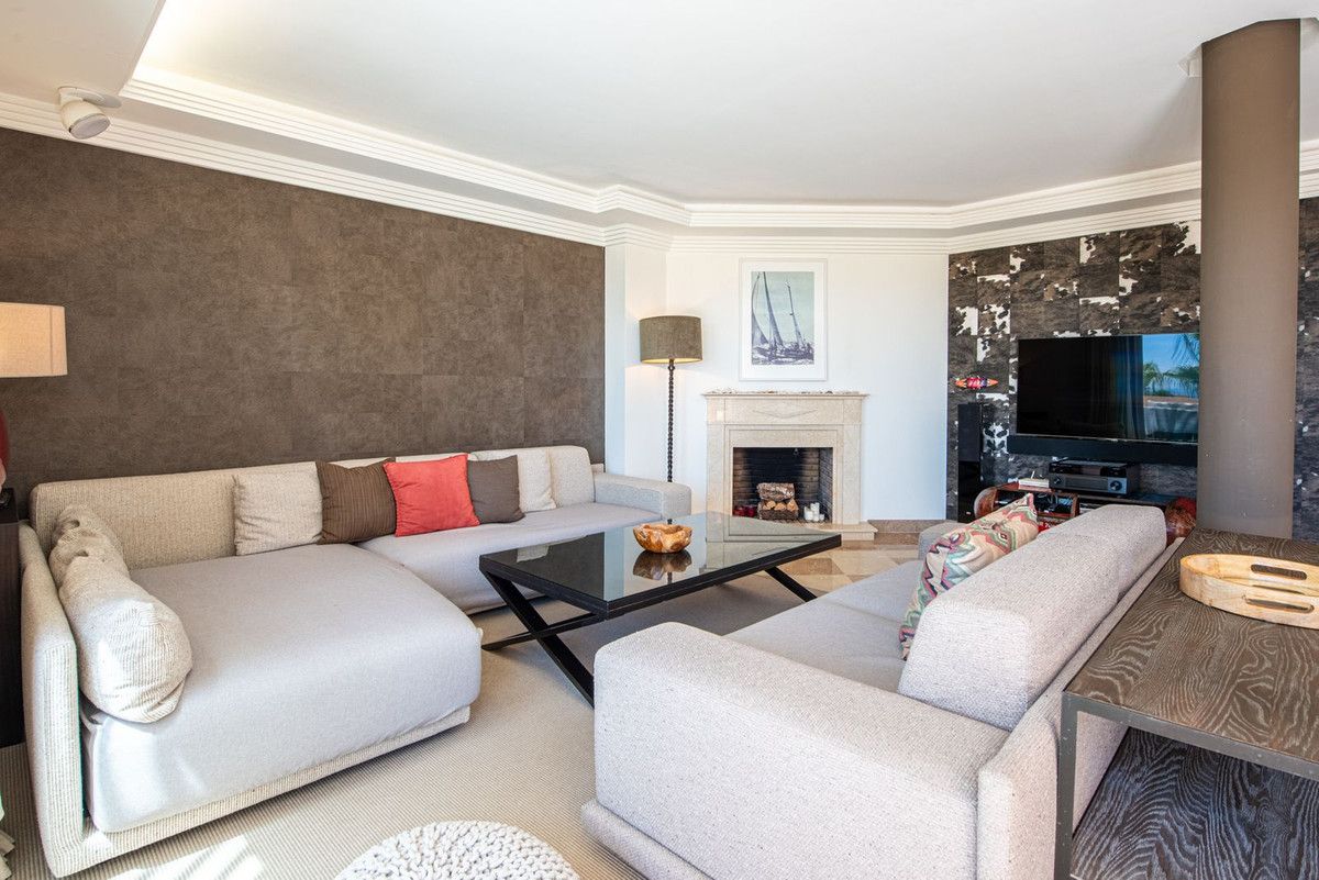 Duplex Penthouse in Nueva Andalucía, Nueva Andalucía, 5/12